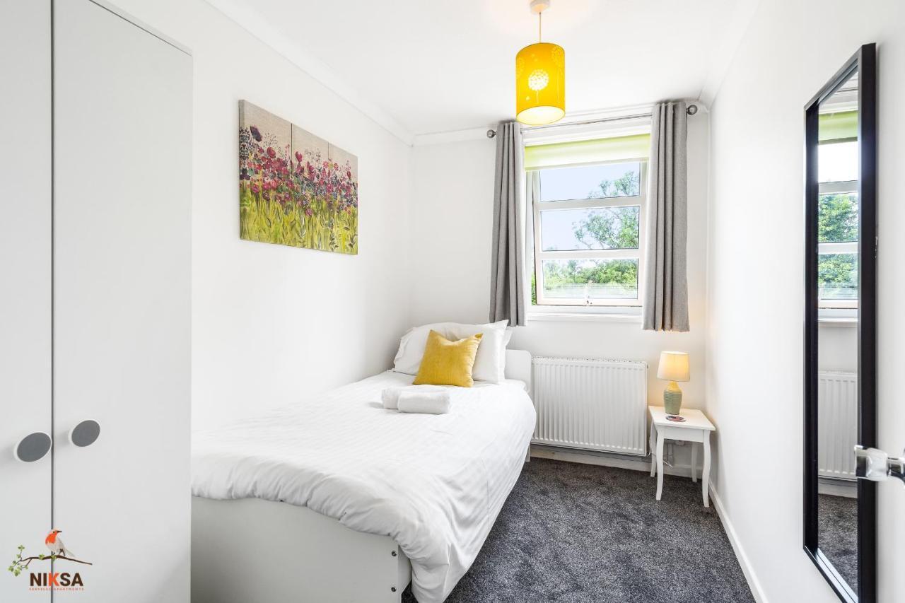 Niksa Serviced Accommodation - 3 Bedroom House Welwyn Garden City Ngoại thất bức ảnh