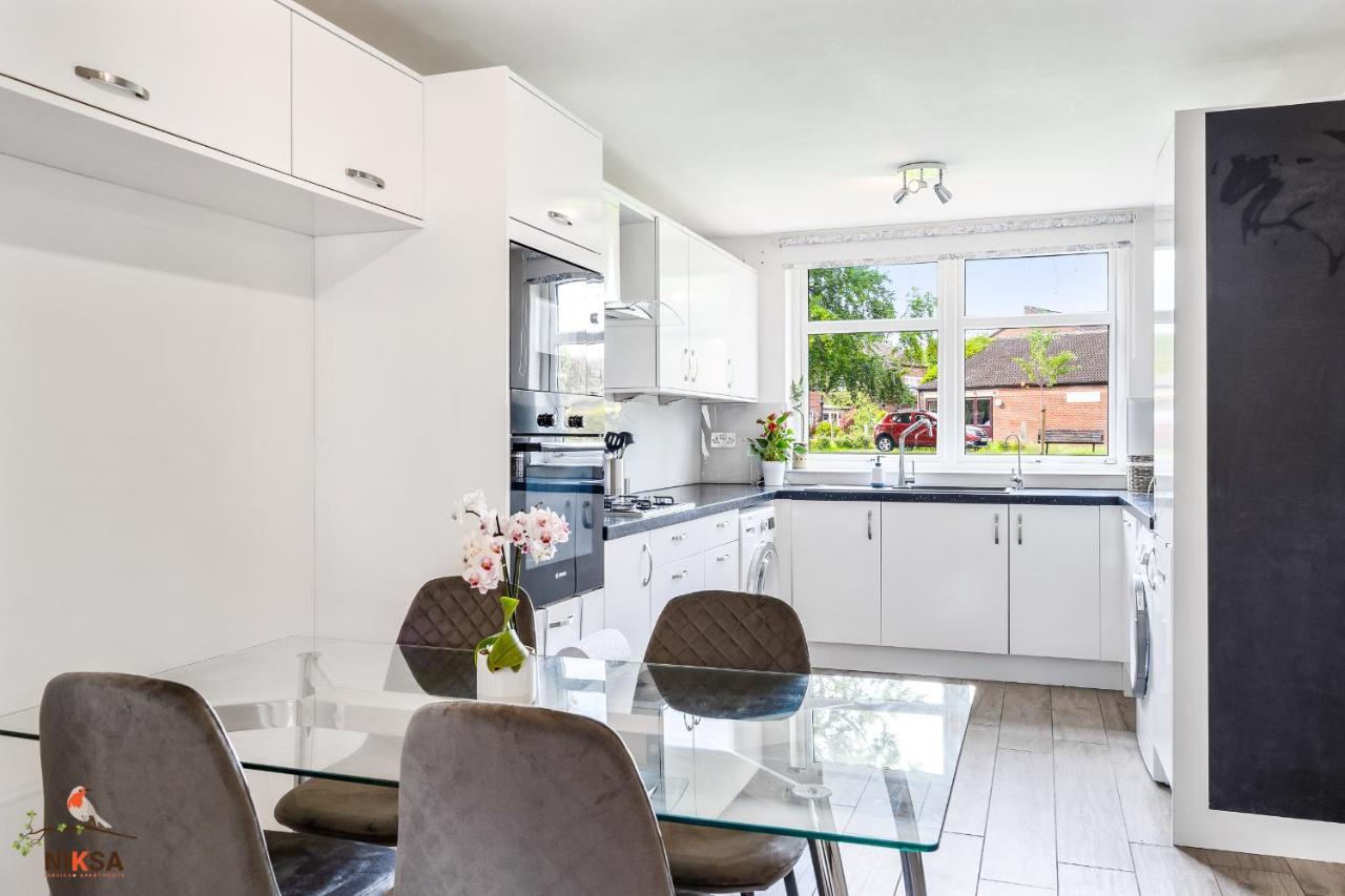 Niksa Serviced Accommodation - 3 Bedroom House Welwyn Garden City Ngoại thất bức ảnh