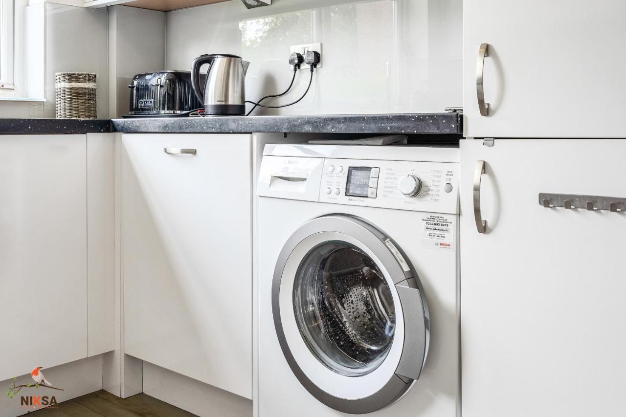Niksa Serviced Accommodation - 3 Bedroom House Welwyn Garden City Ngoại thất bức ảnh