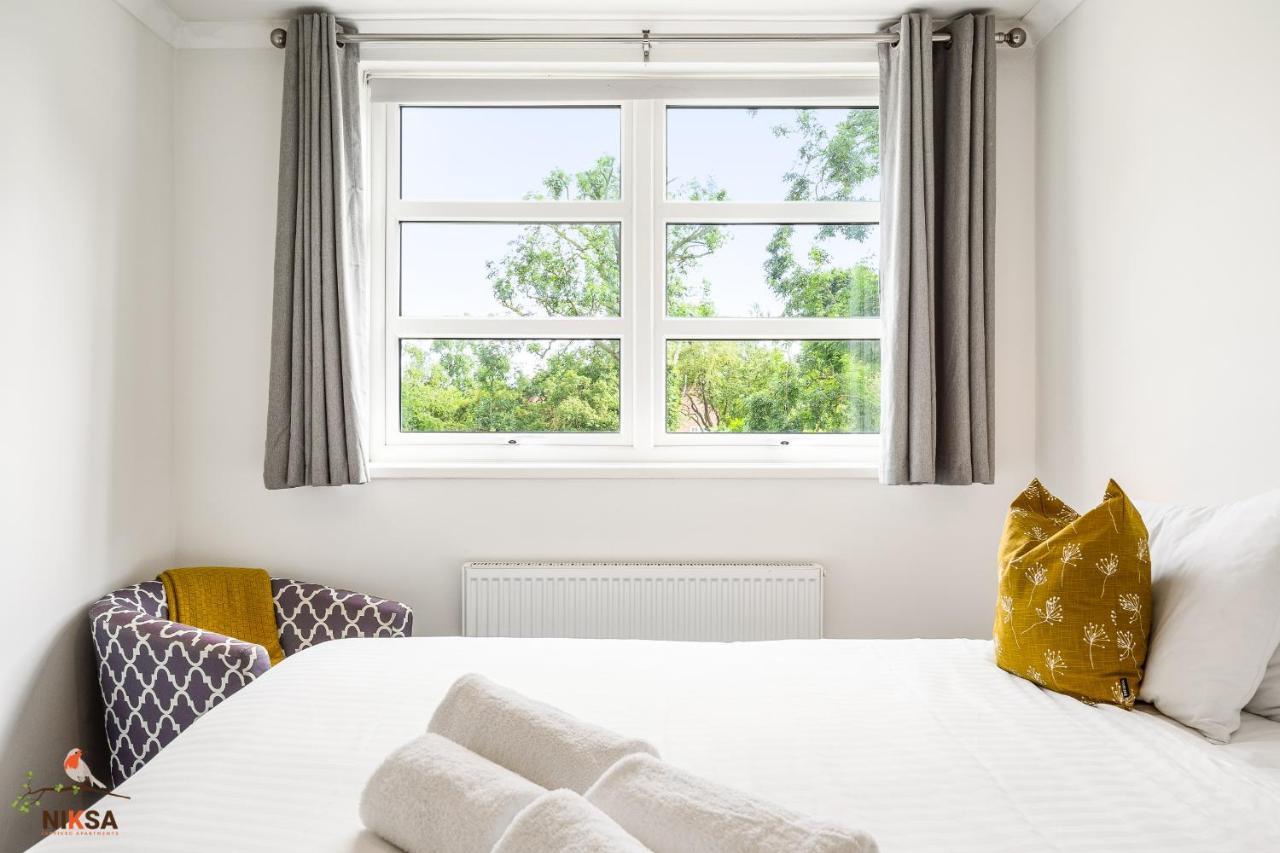 Niksa Serviced Accommodation - 3 Bedroom House Welwyn Garden City Ngoại thất bức ảnh